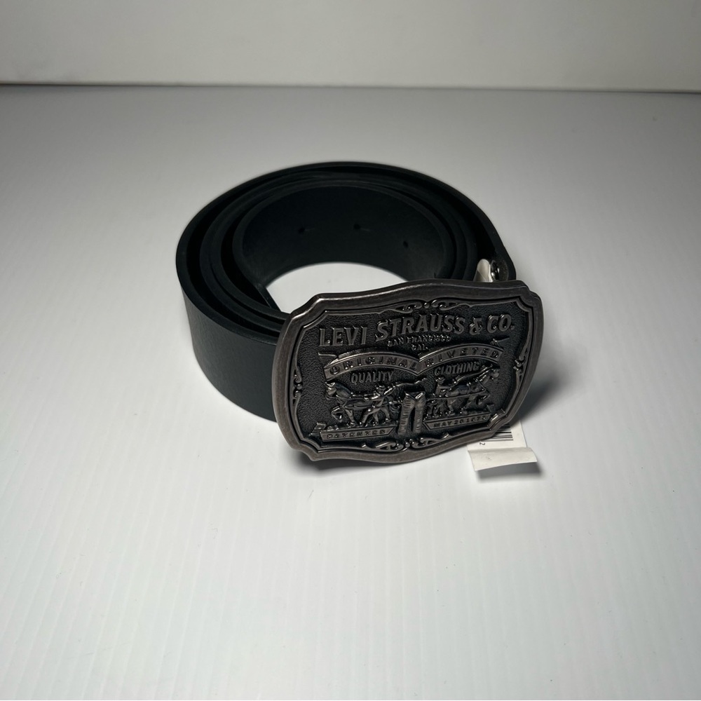 Levi's Men’s Black Leather Belt Size 40